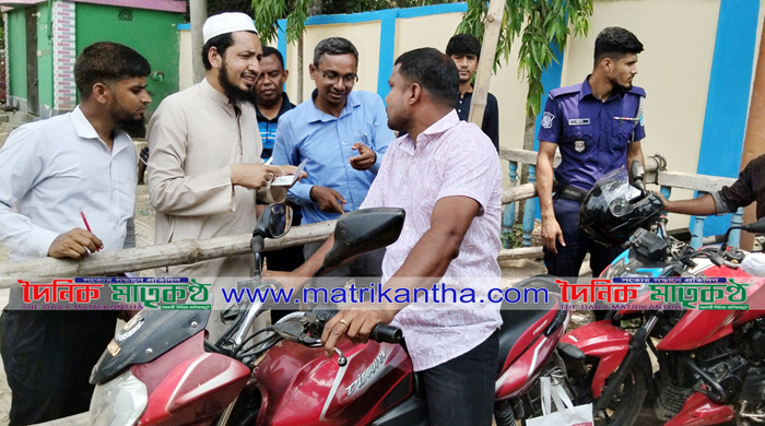  বালিয়াকান্দিতে পাম্পে তেল নিতে সিরিয়াল ভাঙায় মোবাইল কোর্টে ১১জনের জরিমানা